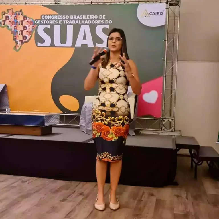 Em 2022, recebi o reconhecimento pela experiência exitosa com Educação Permanente e Vigilância Socioassistencial Congresso Brasileiro de Gestores e Trabalhadores do SUAS em 2022 em Florianópolis/SC.