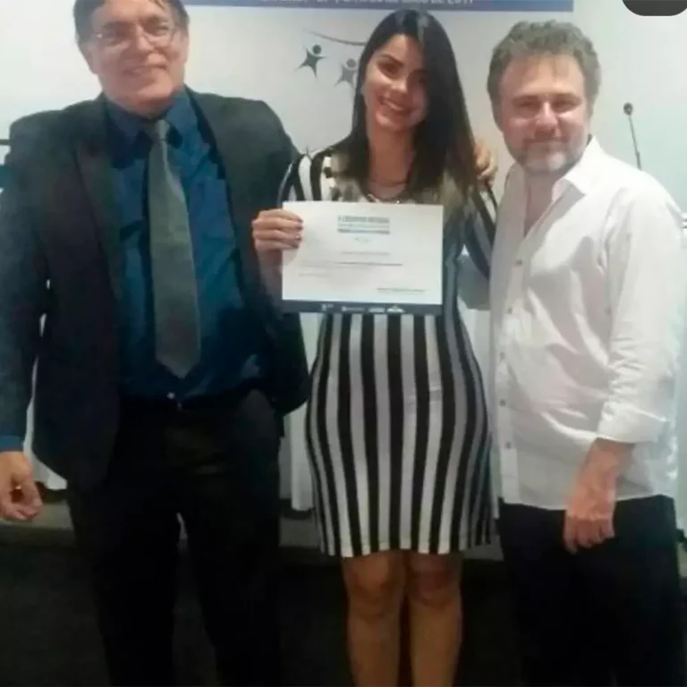Em 2017 recebi meu primeiro reconhecimento a nível Nacional, tendo sido convidada pelo Ministério do Desenvolvimentos Social a compartilhar minhas experiências exitosas em Vigilância Socioassistencial, tendo sido classificada entre as 10 melhores práticas do país neste setor do SUAS