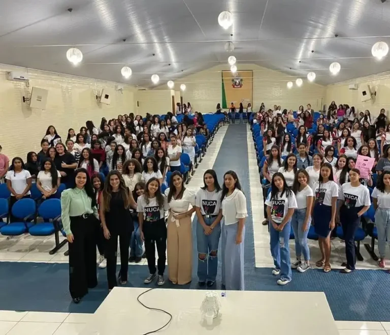 Thiara já recebeu reconhecimentos municipais como “mulher destaque” ao lado de outras mulheres que contribuem com a sociedade taiobeirense por meio do trabalho que fazem
