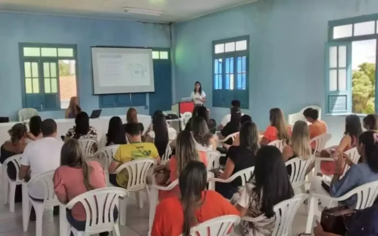 Já esteve em vários momentos contribuindo com outros municípios em palestras e capacitações sobre a Vigilância Socioassistencial e Gestão do SUAS (